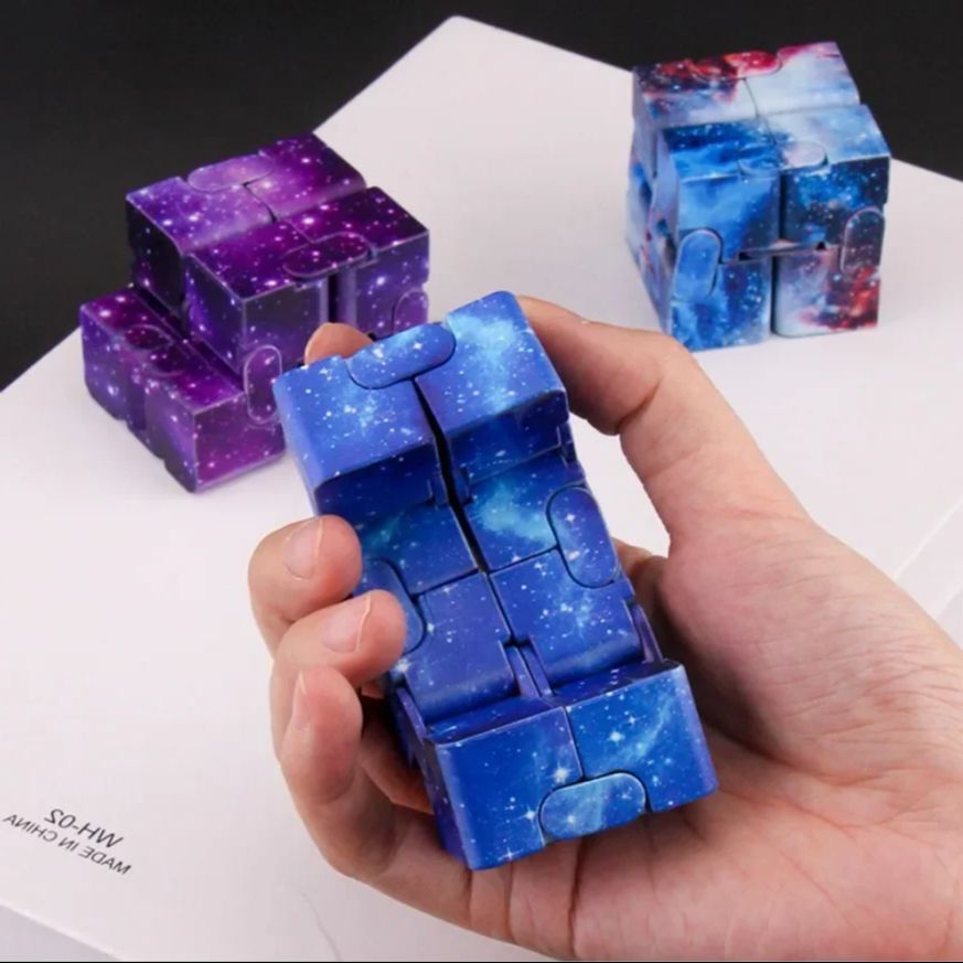Model Kit Infinite Dimension - 無限フリップマジックキューブ星空パズルおもちゃ四隅迷路おもちゃ子供と大人向け、ストレス解消とリラックス
