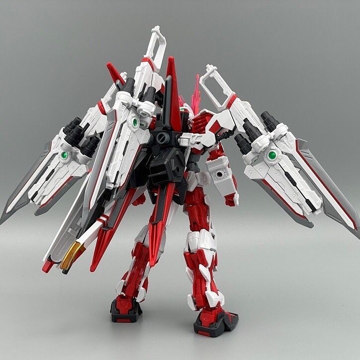 アストレイ レッドフレーム ガンダム組立モデルキット 赤白メ - Model Kit Mecha のレビューと価格