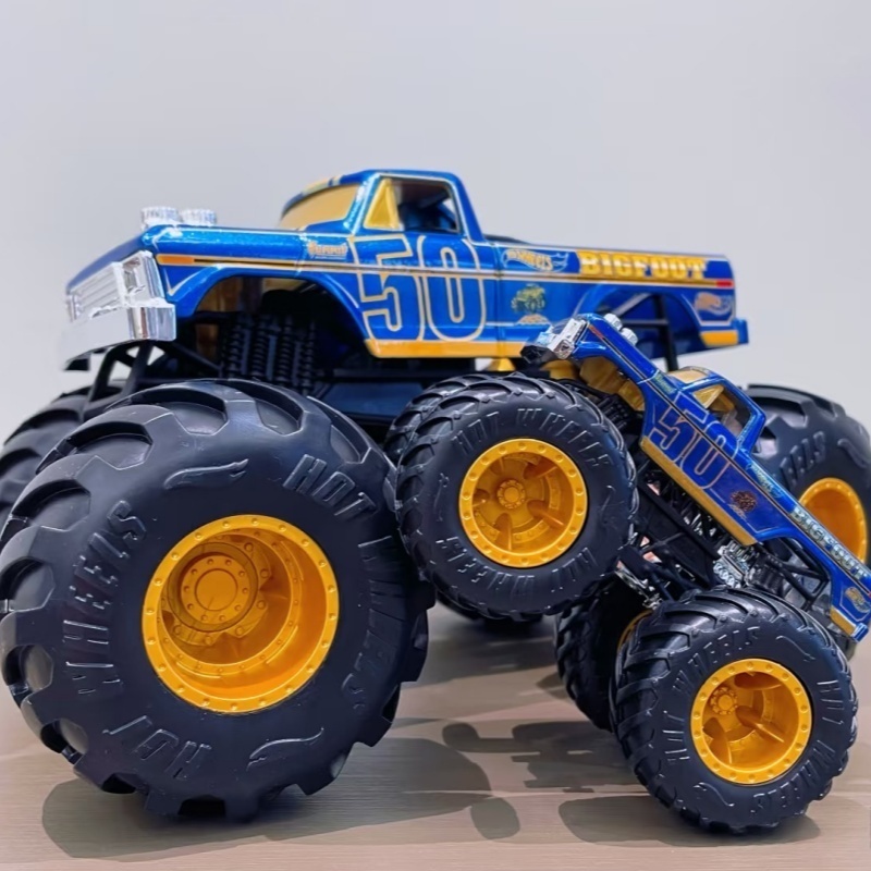 ホットウィール モンスタートラック ビッグフット 50周年記 - Hot Wheels Car Monster Trucks のレビューと価格