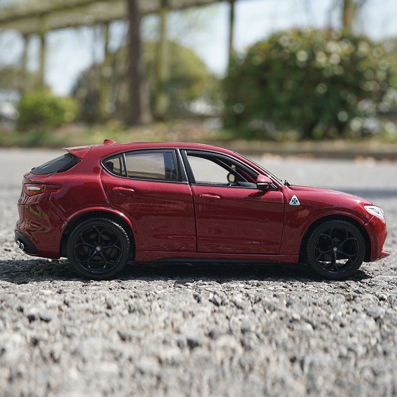 ブラーゴ 1/24 アルファロメオ ステルヴィオ SUV 合 - Model Kit Alfa Romeo のレビューと価格